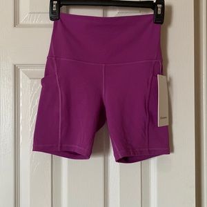 Lululemon Vivid Plum Align 6” shorts with pockets